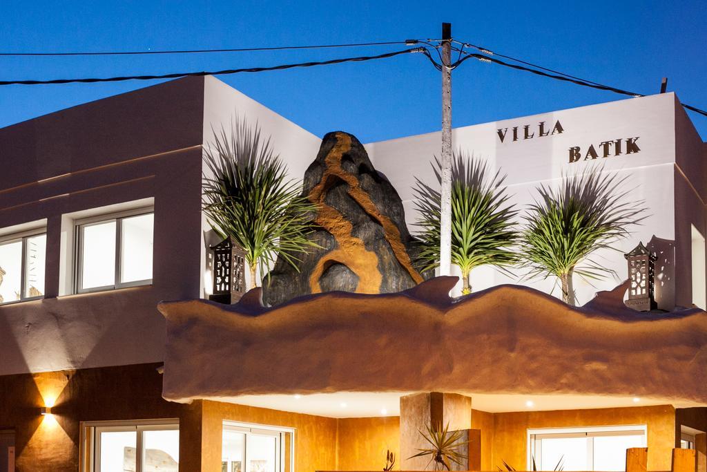 Vista Roses Mar - Villas Batik Exteriér fotografie