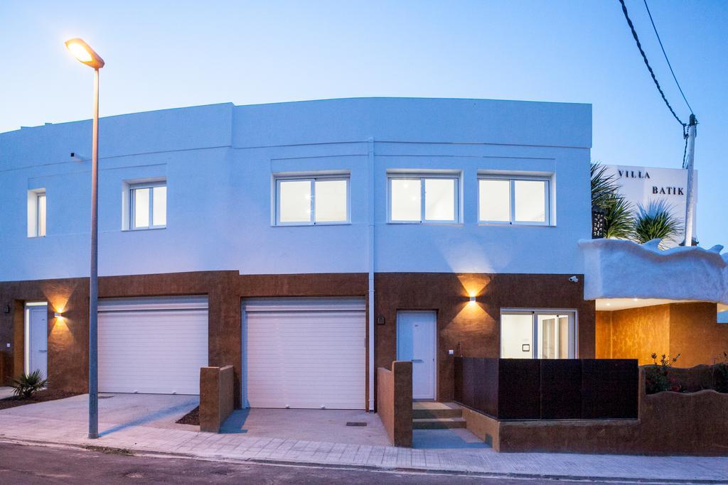 Vista Roses Mar - Villas Batik Exteriér fotografie